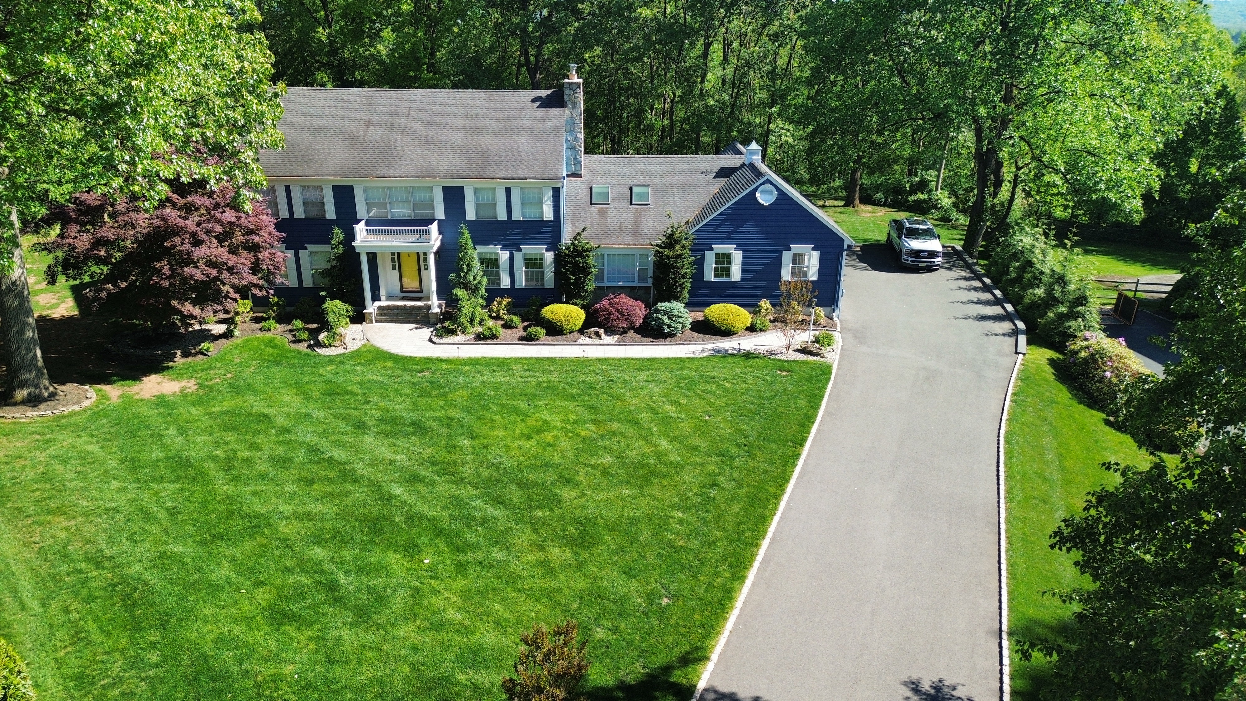 11 Cayuga Way — Front